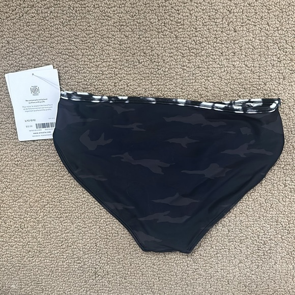 NET: Reversible Bikini Bottom - Picture 2 of 11